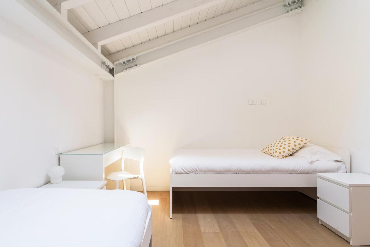 White Navigli Apartment Milan Exterior photo