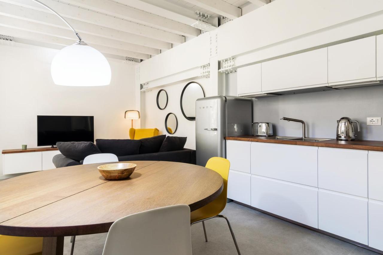 White Navigli Apartment Milan Exterior photo